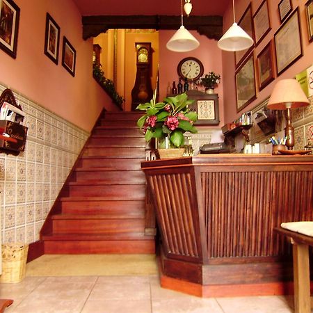 Escuder Apartamentos Turisticos Ribadeo Esterno foto