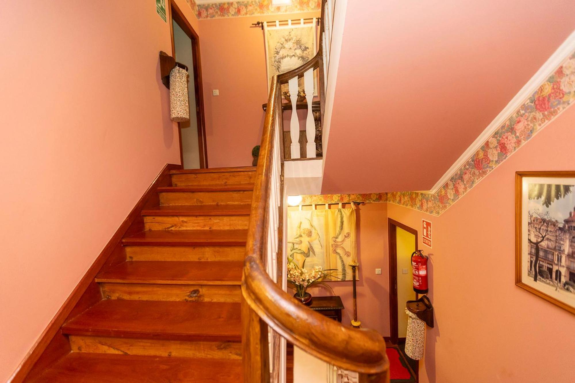 Escuder Apartamentos Turisticos Ribadeo Esterno foto