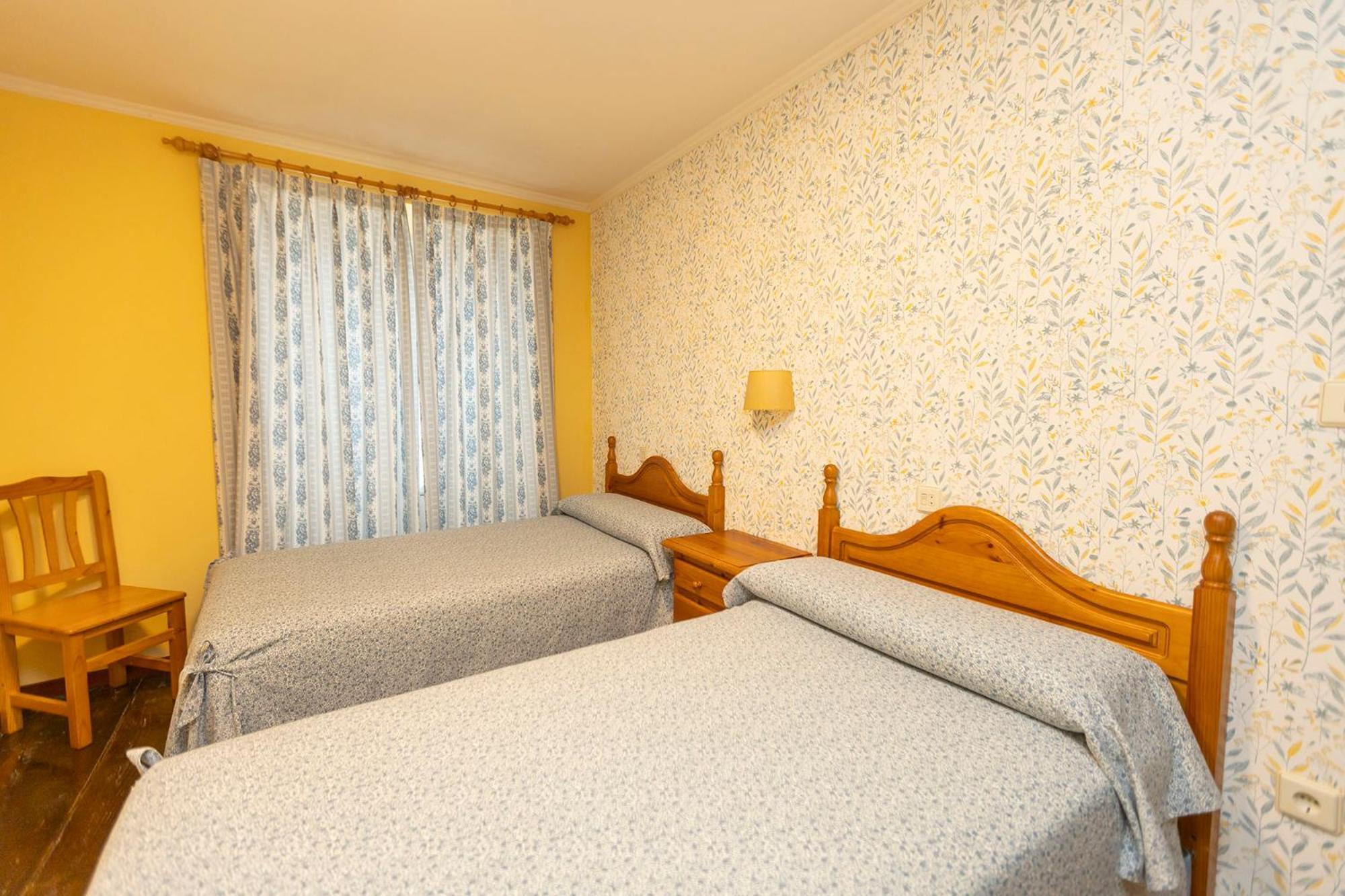 Escuder Apartamentos Turisticos Ribadeo Esterno foto