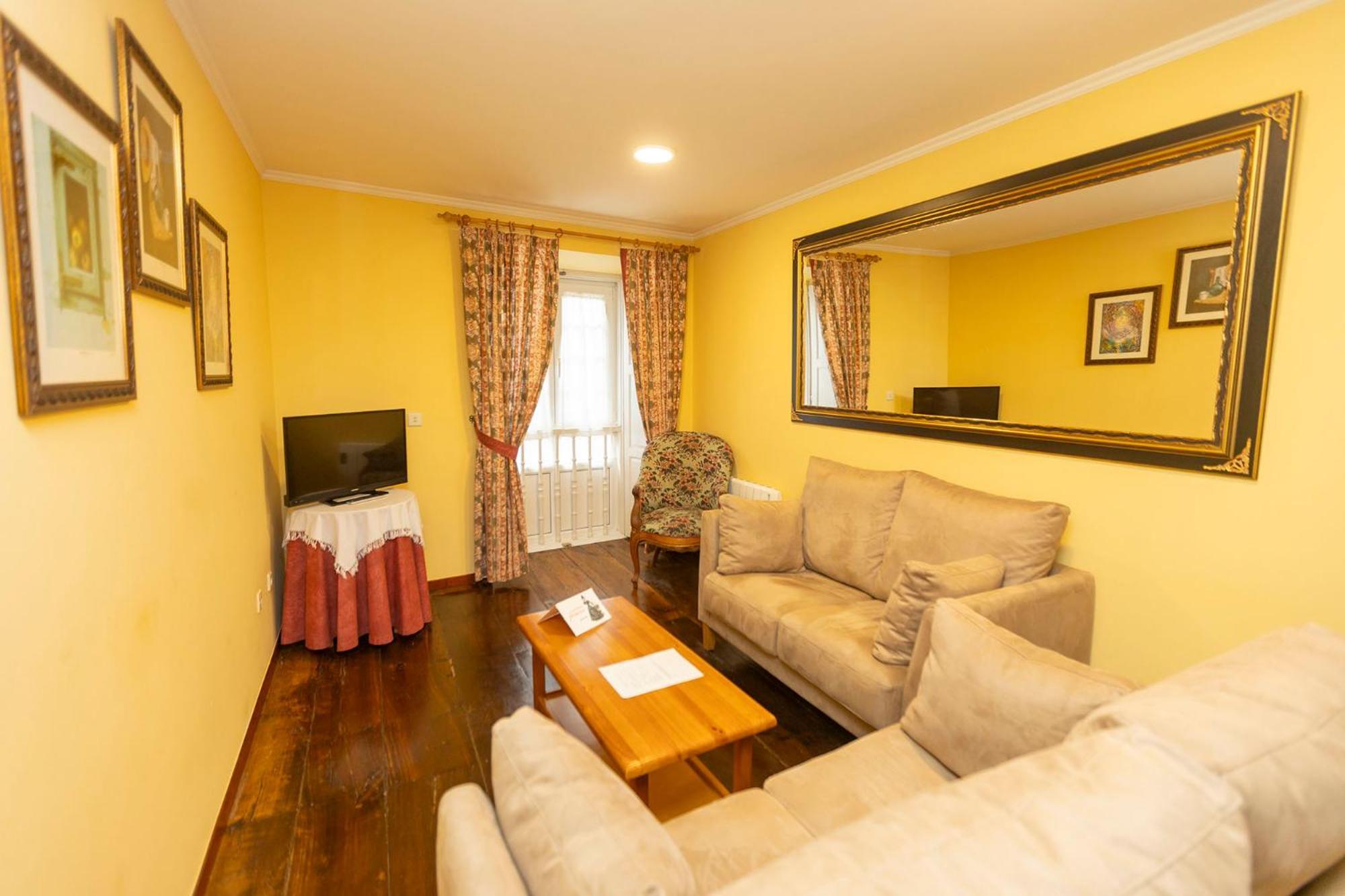 Escuder Apartamentos Turisticos Ribadeo Esterno foto