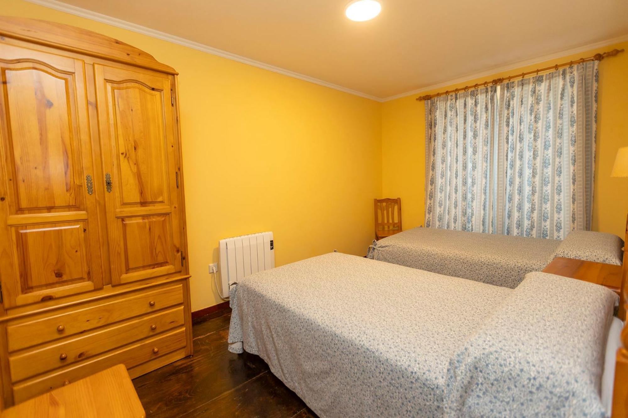 Escuder Apartamentos Turisticos Ribadeo Esterno foto