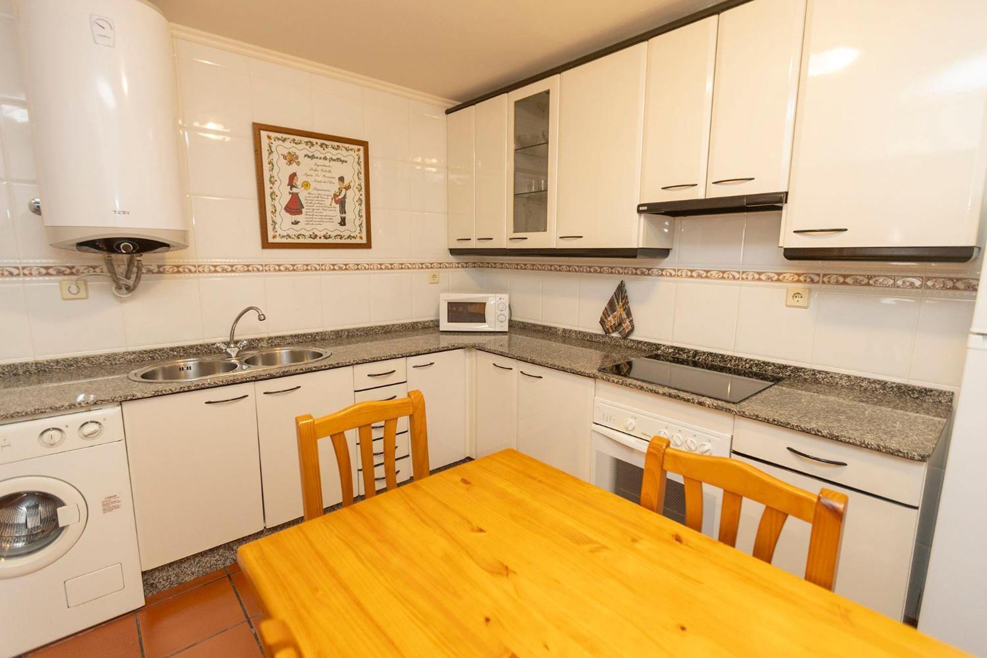 Escuder Apartamentos Turisticos Ribadeo Esterno foto