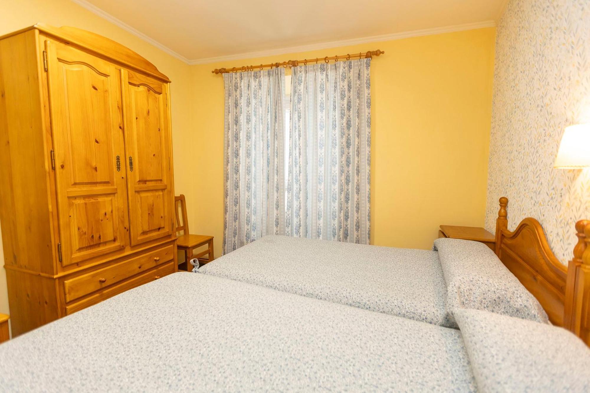 Escuder Apartamentos Turisticos Ribadeo Esterno foto