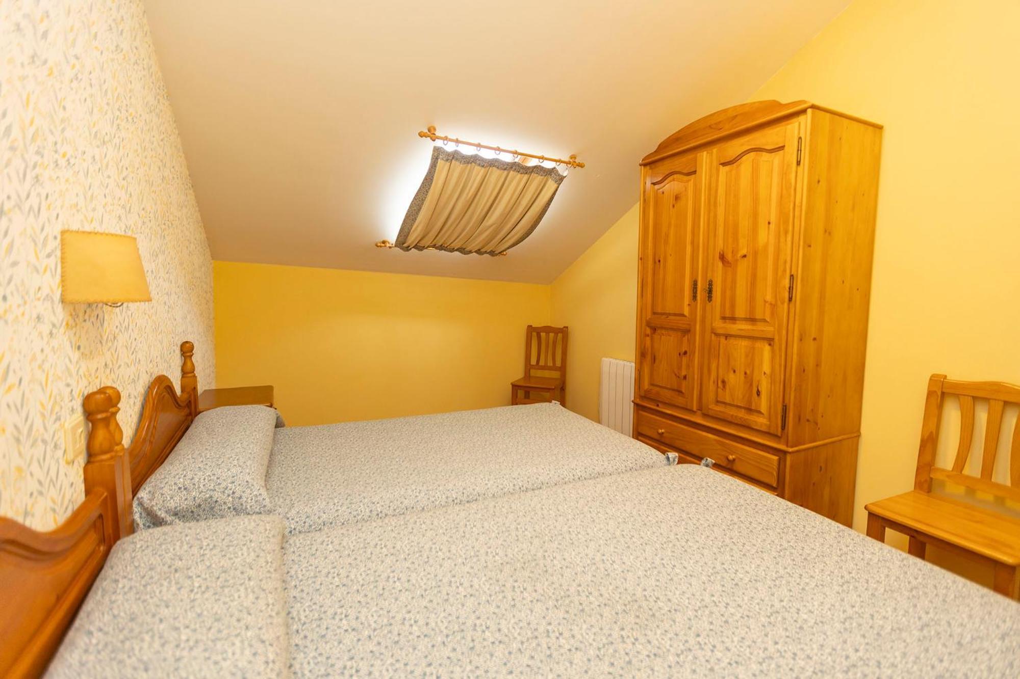 Escuder Apartamentos Turisticos Ribadeo Esterno foto