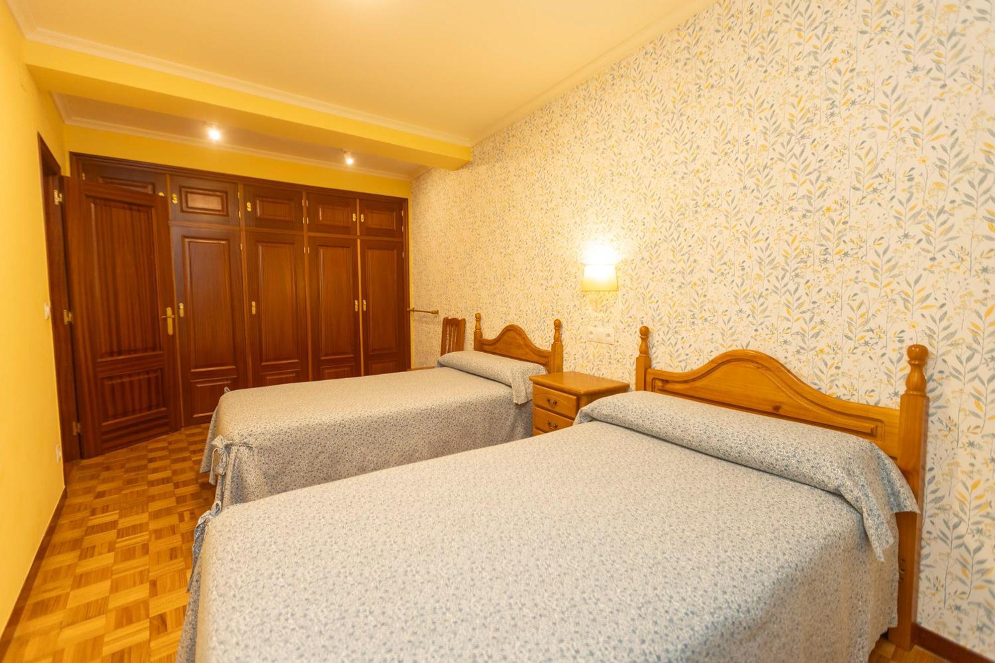 Escuder Apartamentos Turisticos Ribadeo Esterno foto