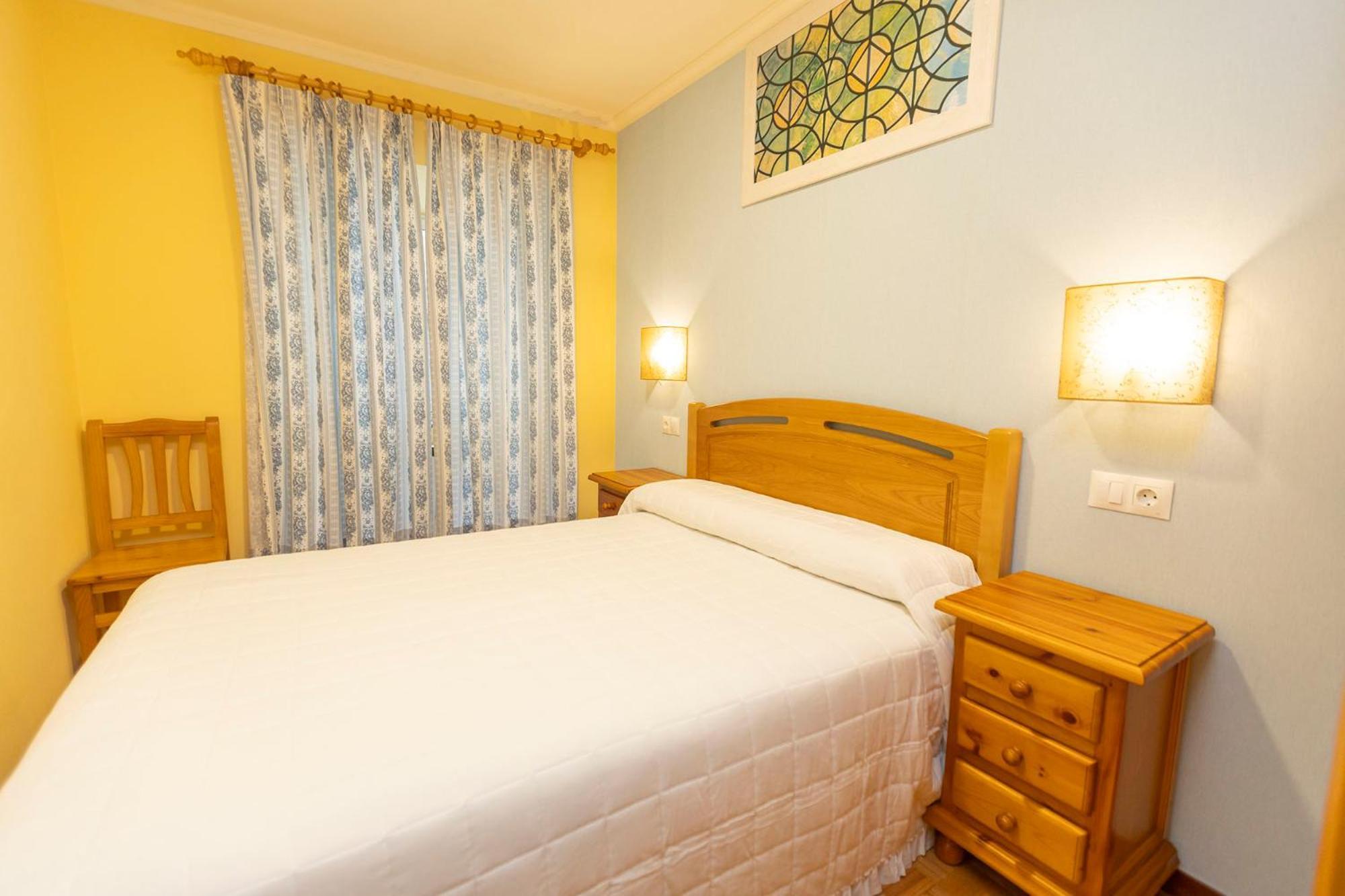 Escuder Apartamentos Turisticos Ribadeo Esterno foto