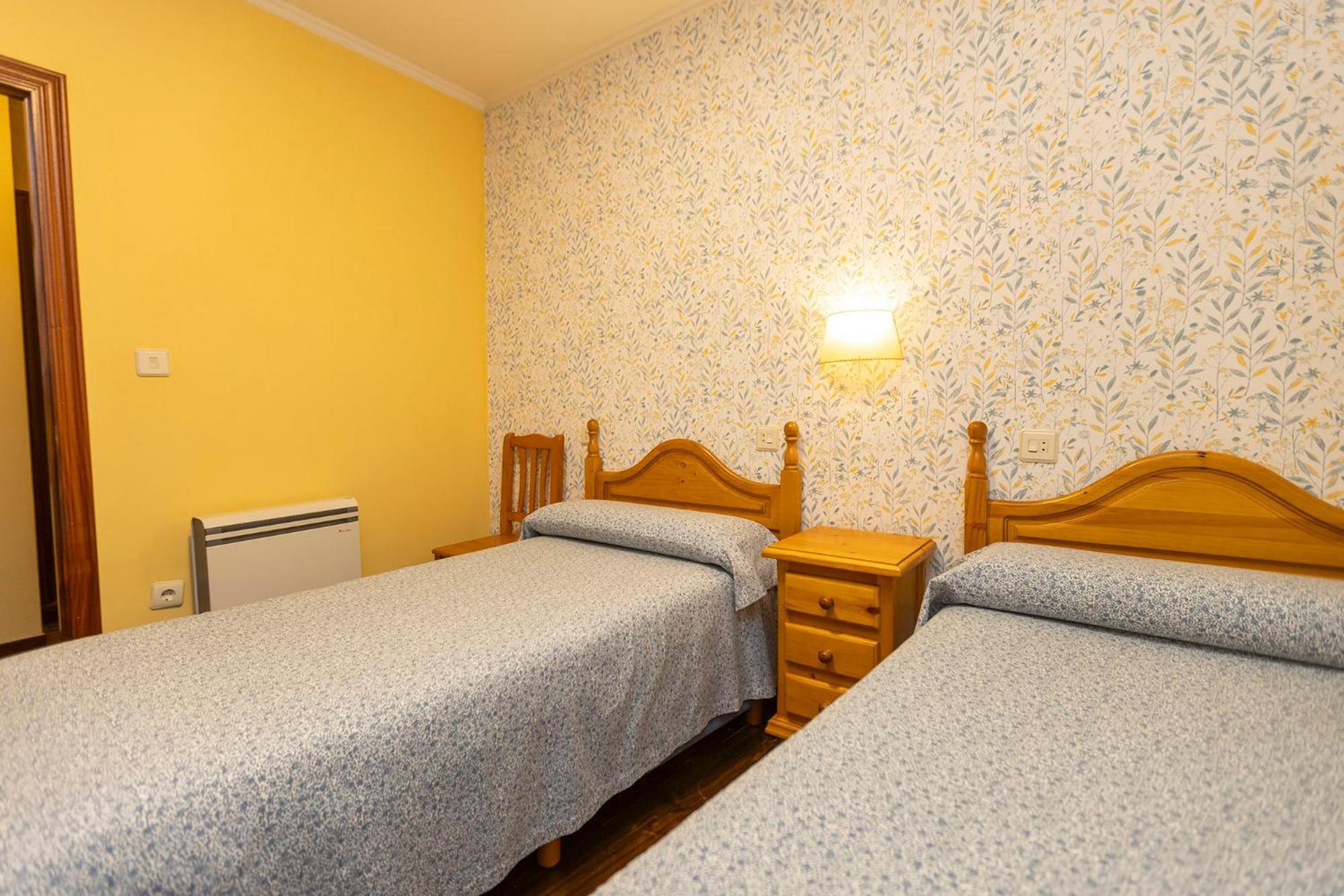 Escuder Apartamentos Turisticos Ribadeo Esterno foto