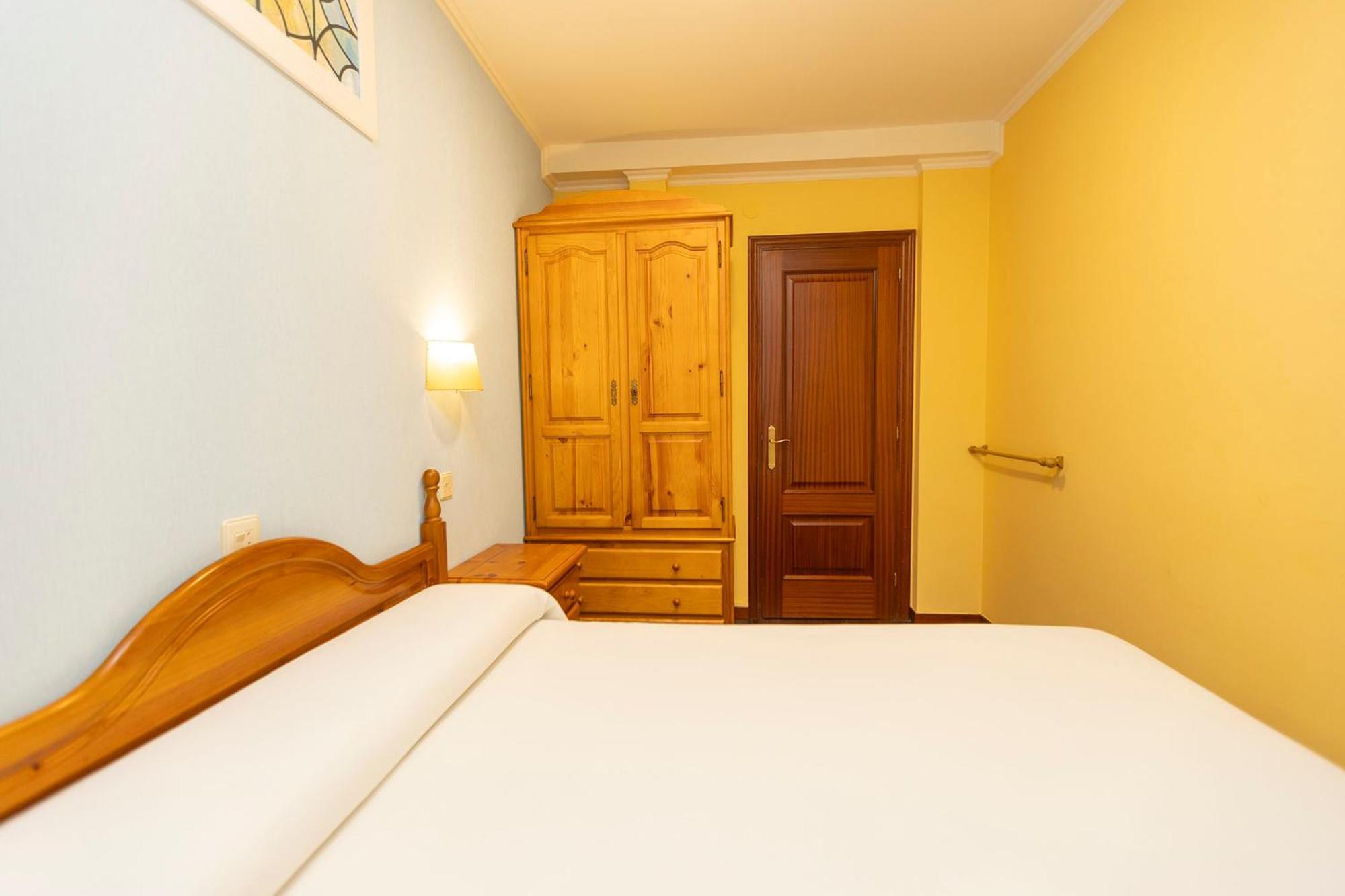 Escuder Apartamentos Turisticos Ribadeo Esterno foto