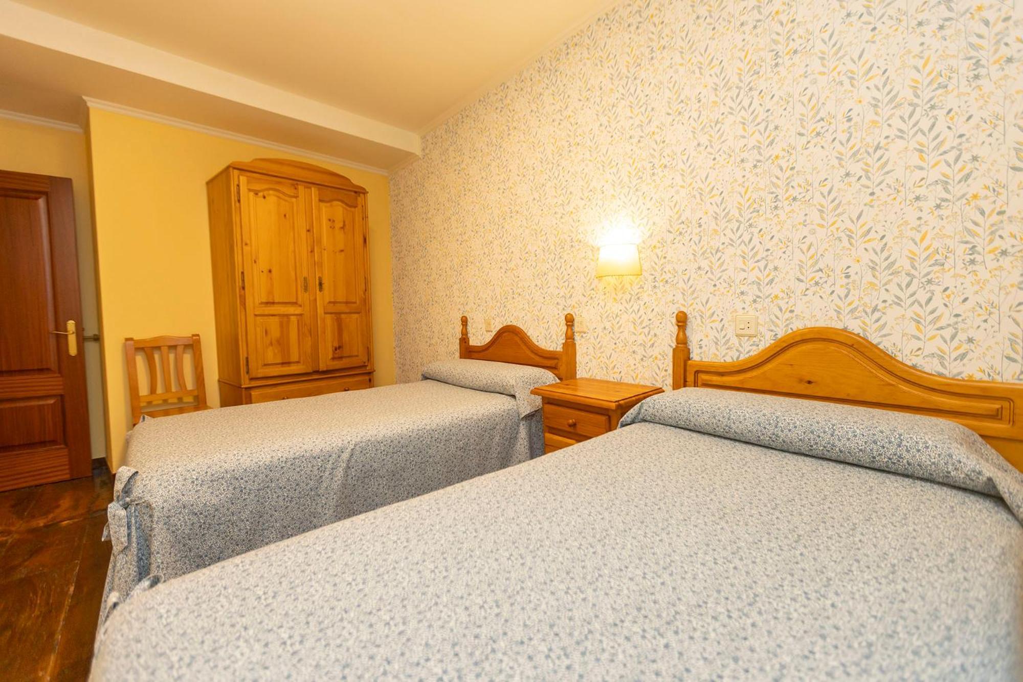 Escuder Apartamentos Turisticos Ribadeo Esterno foto