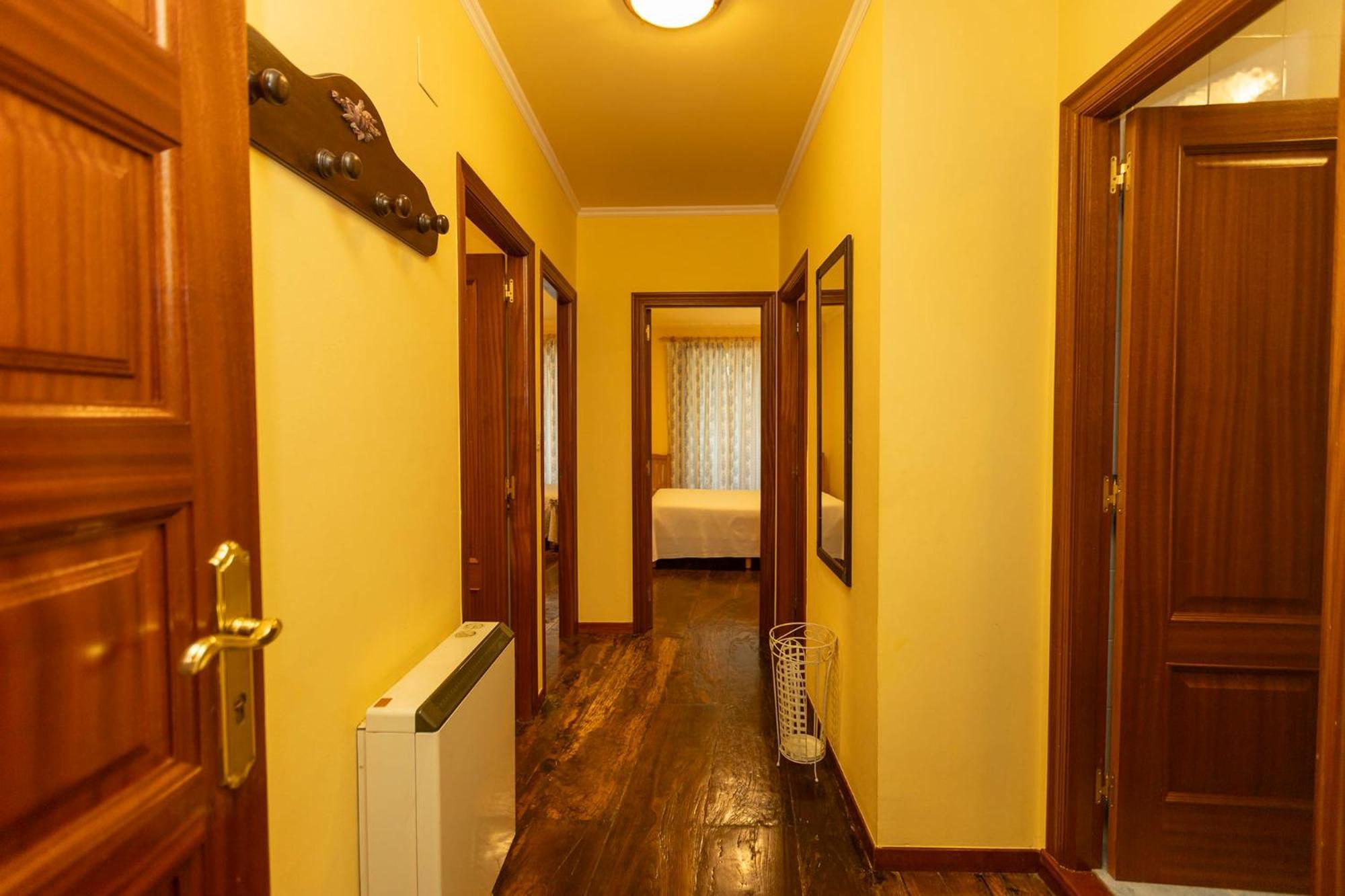 Escuder Apartamentos Turisticos Ribadeo Esterno foto