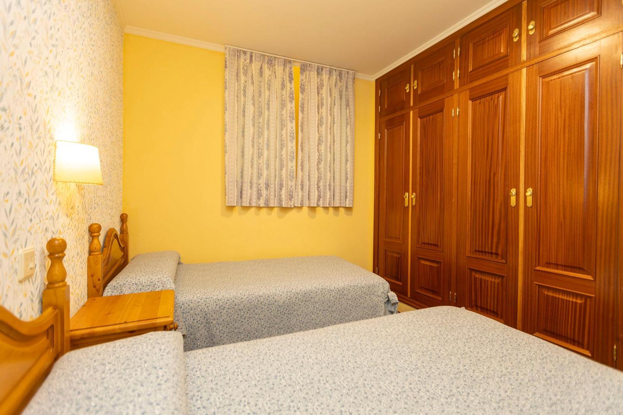 Escuder Apartamentos Turisticos Ribadeo Esterno foto