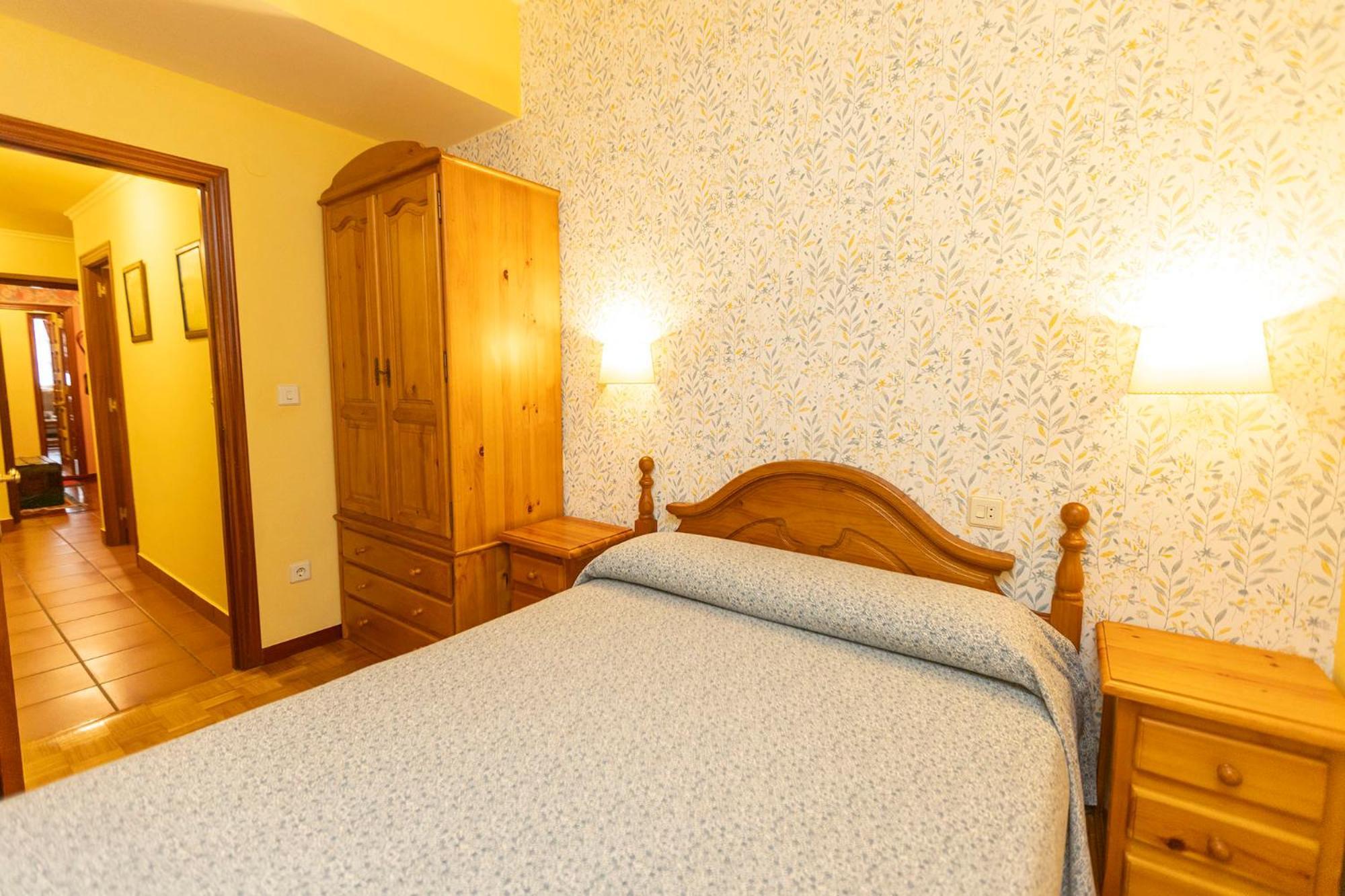Escuder Apartamentos Turisticos Ribadeo Esterno foto