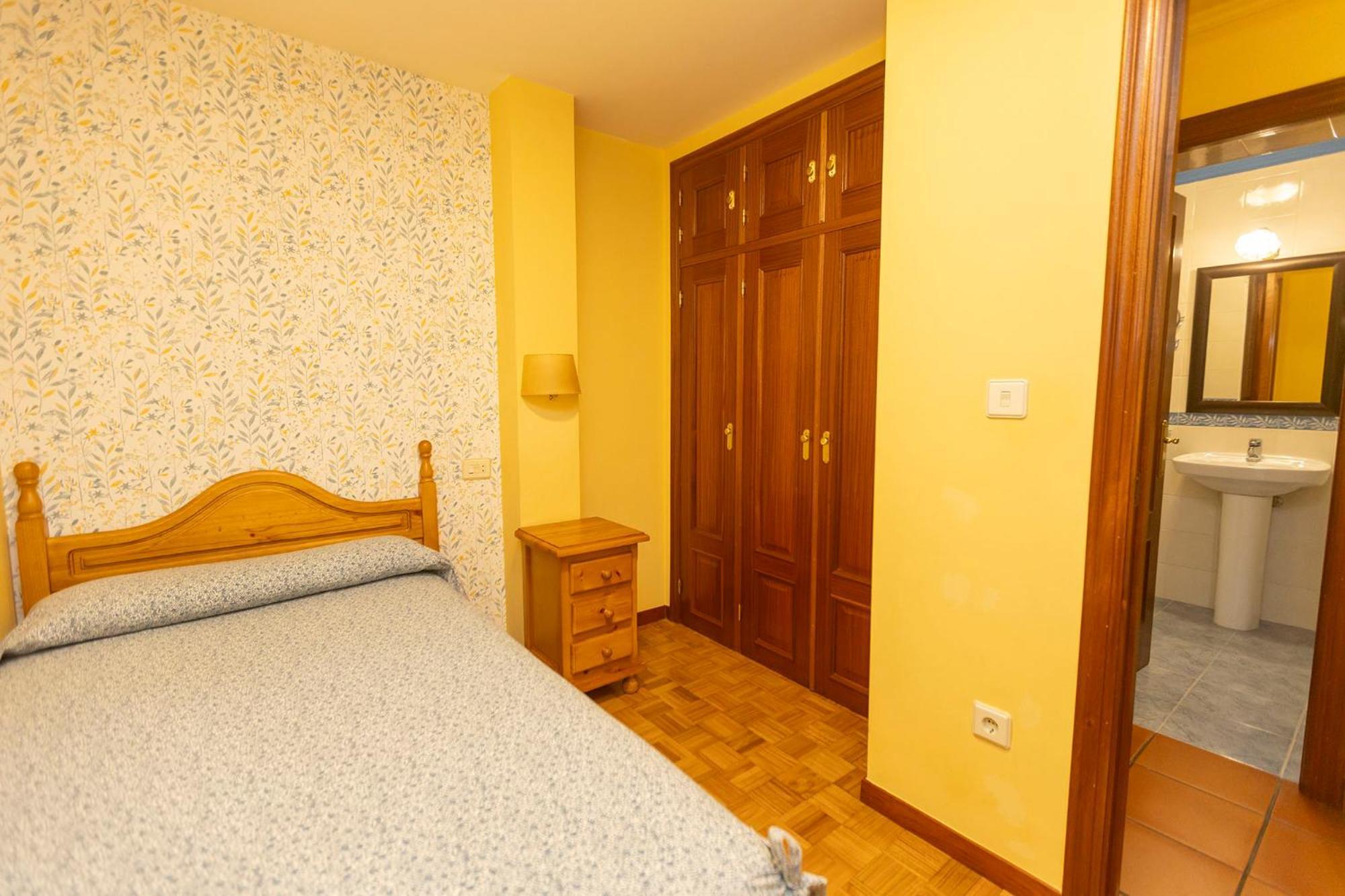 Escuder Apartamentos Turisticos Ribadeo Esterno foto