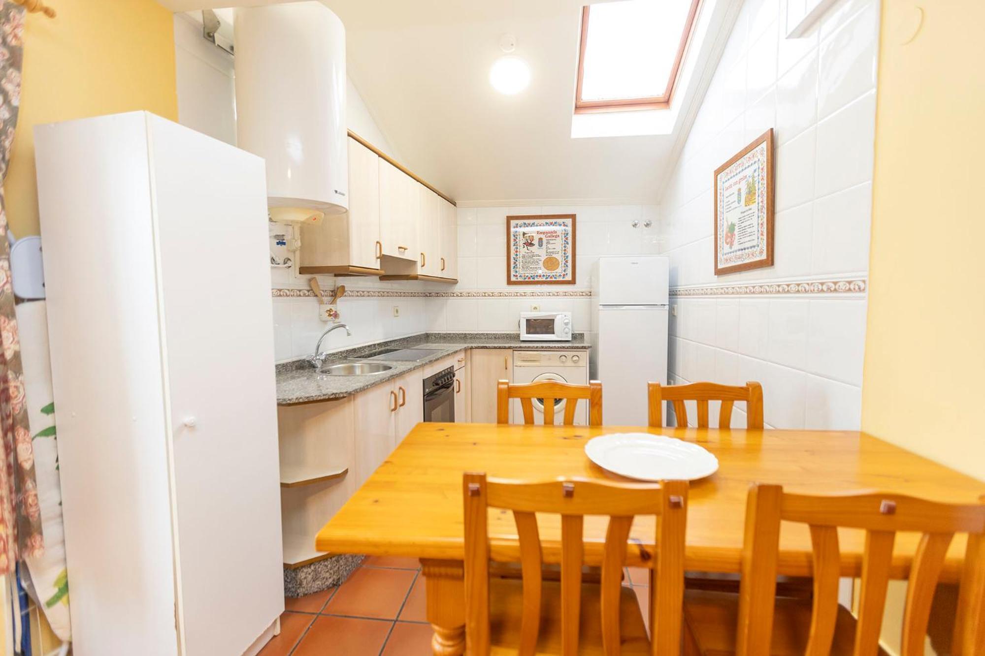 Escuder Apartamentos Turisticos Ribadeo Esterno foto