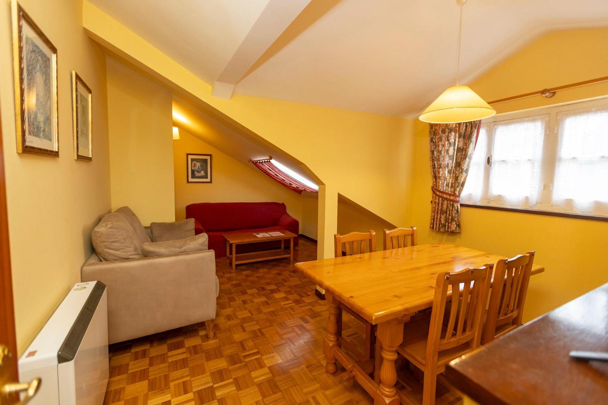 Escuder Apartamentos Turisticos Ribadeo Esterno foto
