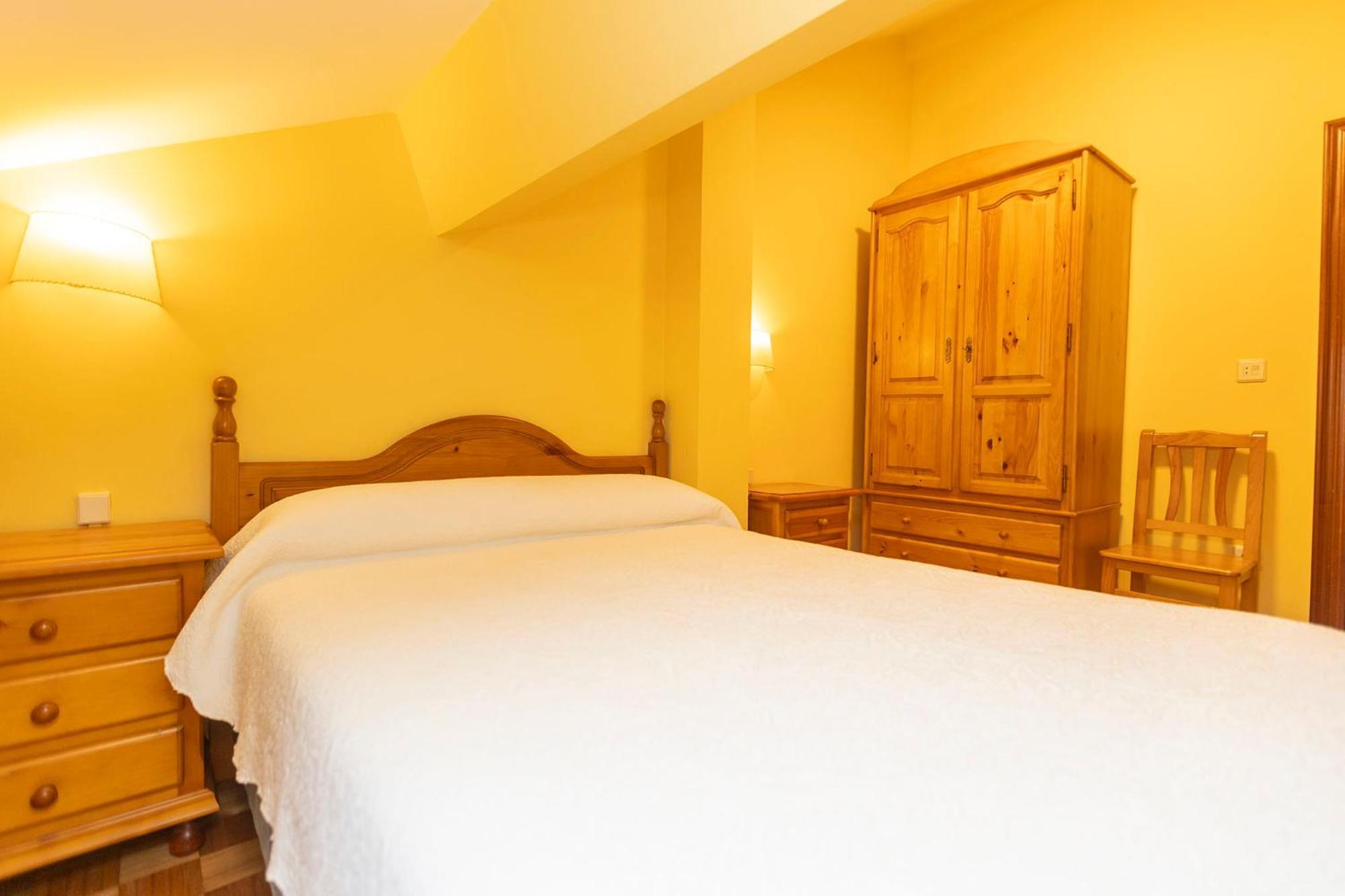 Escuder Apartamentos Turisticos Ribadeo Esterno foto